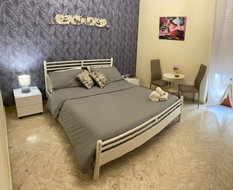 Double Room | Desk, iron/ironing board, free WiFi, bed sheets
