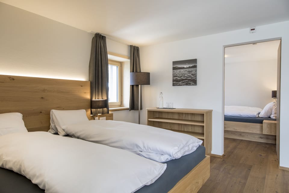 Suite | Premium bedding, free WiFi, bed sheets, wheelchair access