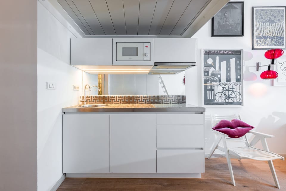 Design Studio, River View (1st.floor) | Private kitchen | Full-size fridge, microwave, stovetop, espresso maker
