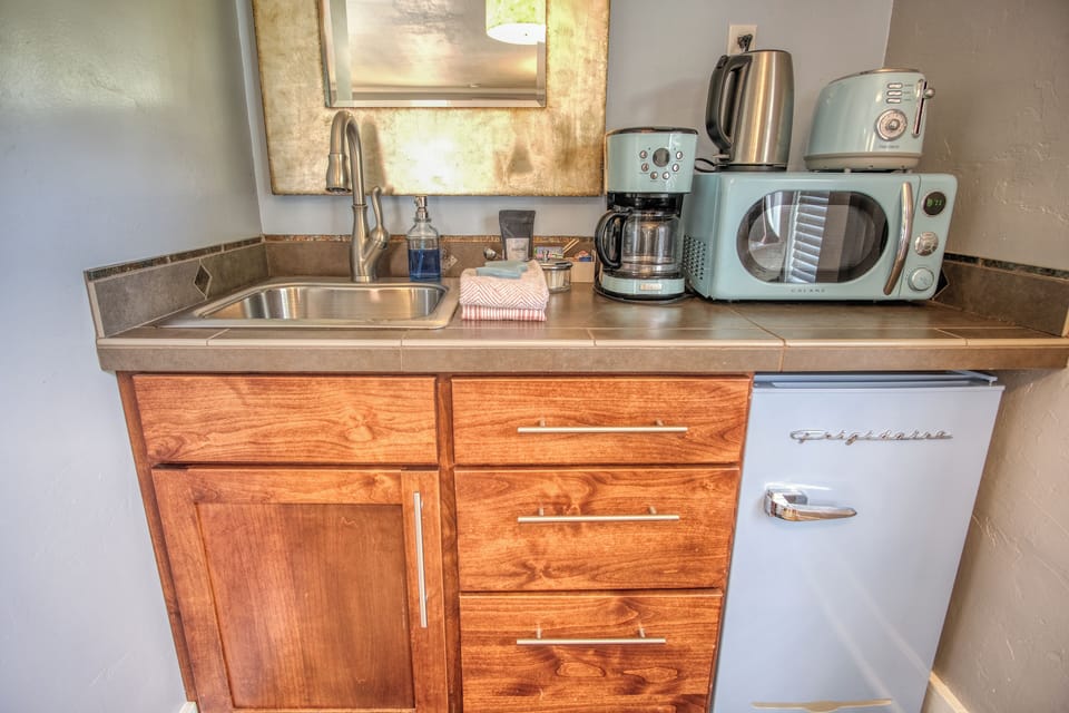 Luxury King - Room 15 | Private kitchen