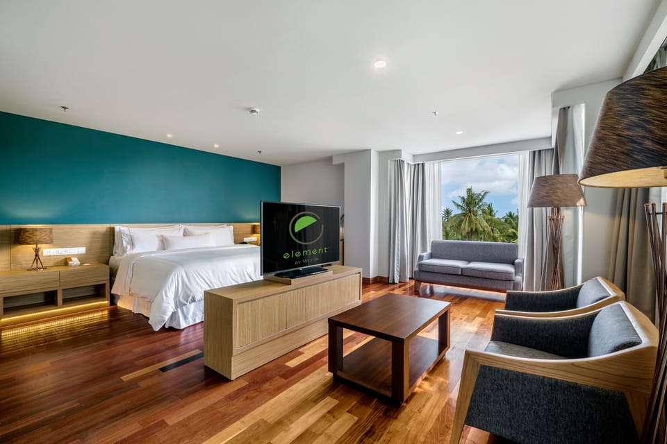 Premium bedding, in-room safe, desk, blackout drapes