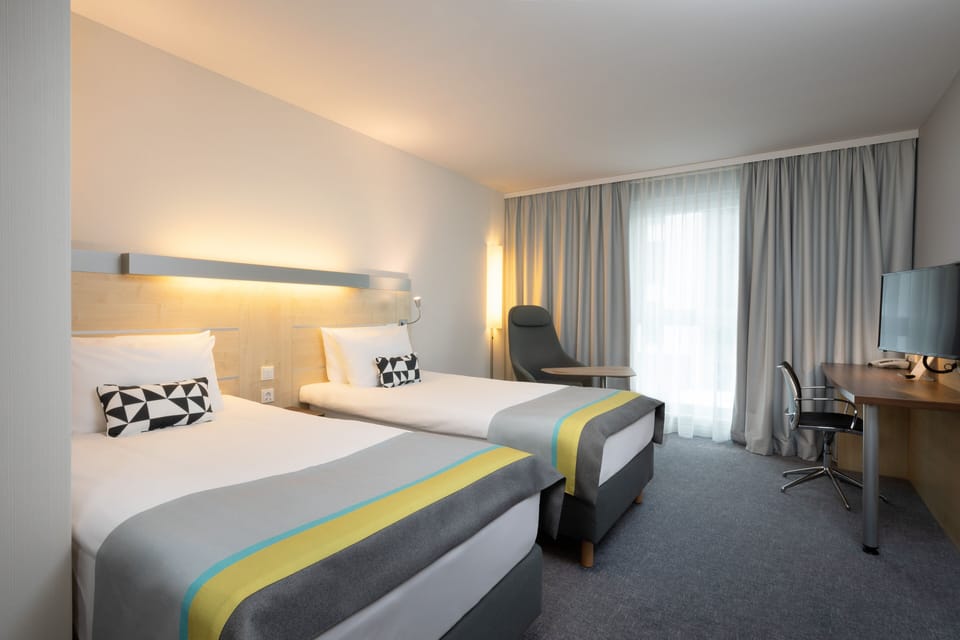 Standard Room, 2 Twin Beds | Desk, laptop workspace, blackout drapes, soundproofing