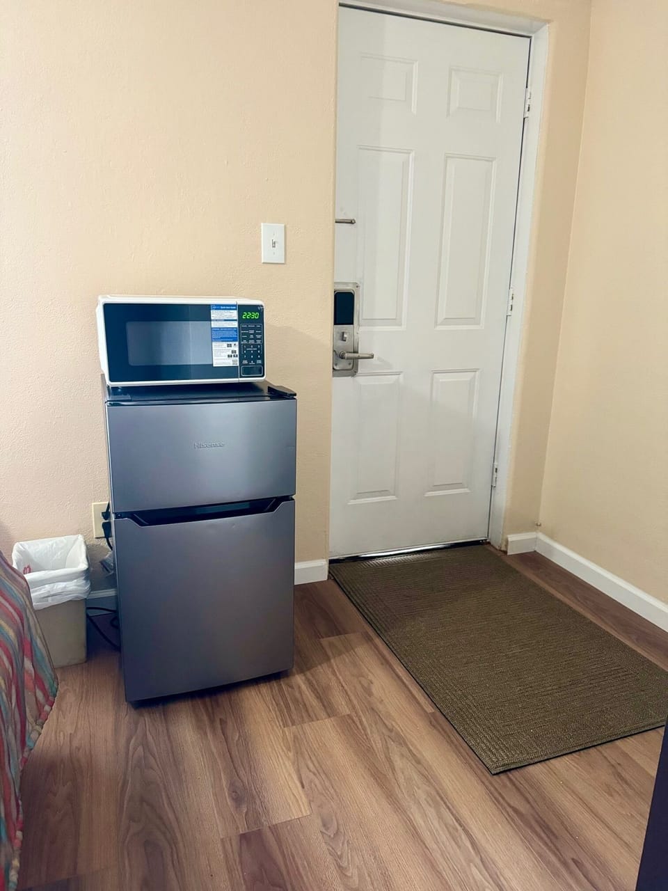 Standard Room, Non Smoking (2 Full Beds) | Iron/ironing board, free WiFi, bed sheets