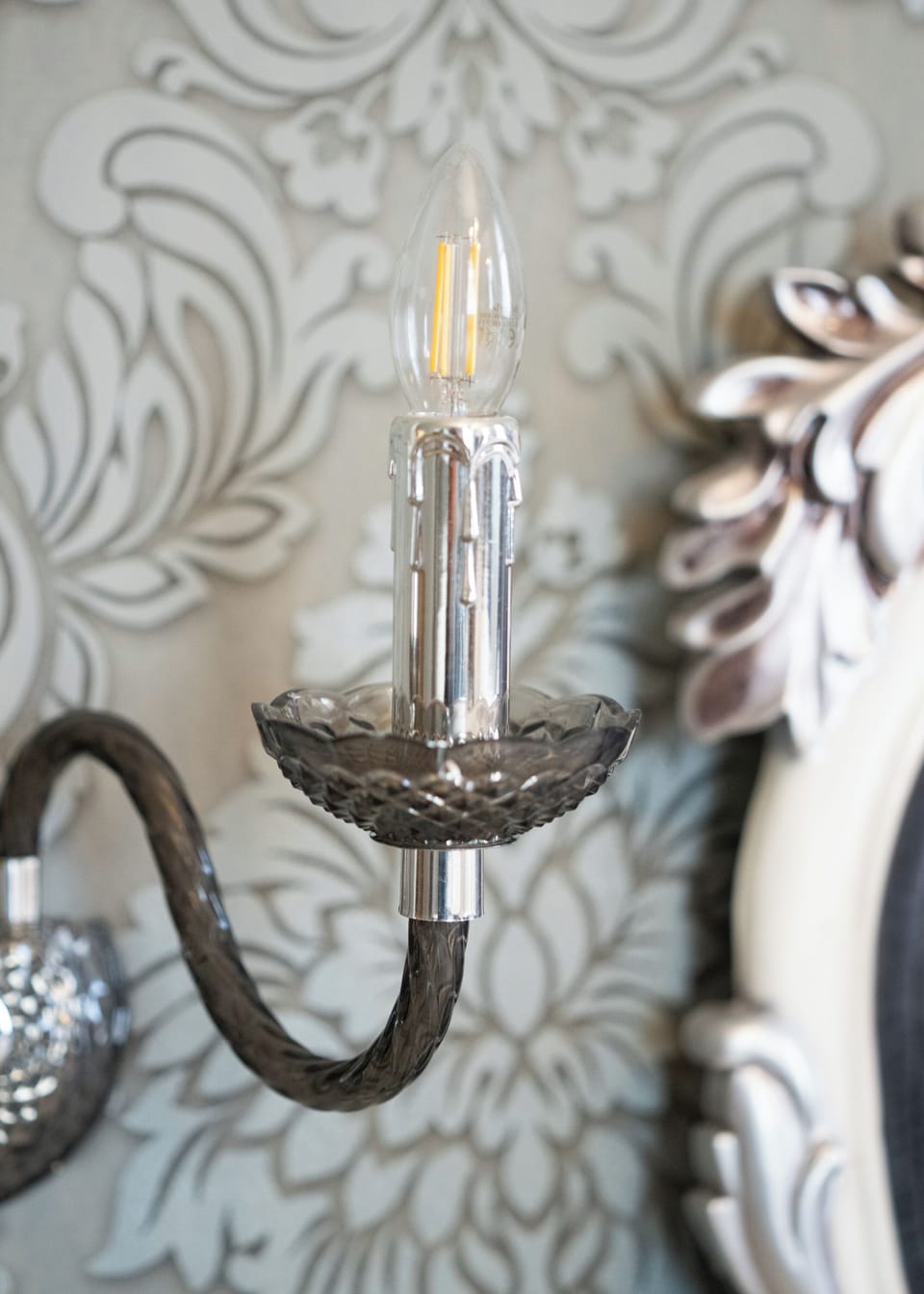 Romantic Suite | In-room safe, individually decorated, desk, free WiFi