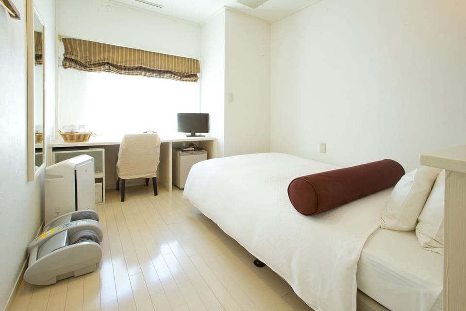 Room, Women only, Non Smoking | Desk, free WiFi