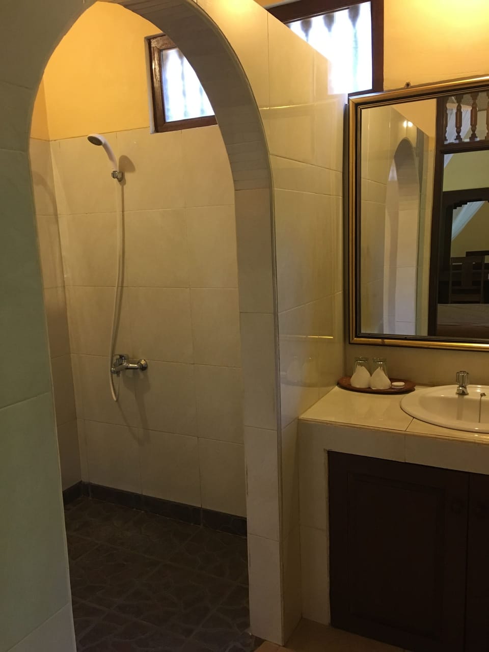 Cafe Wayan Cottages Bed and Breakfast in Batu Layar