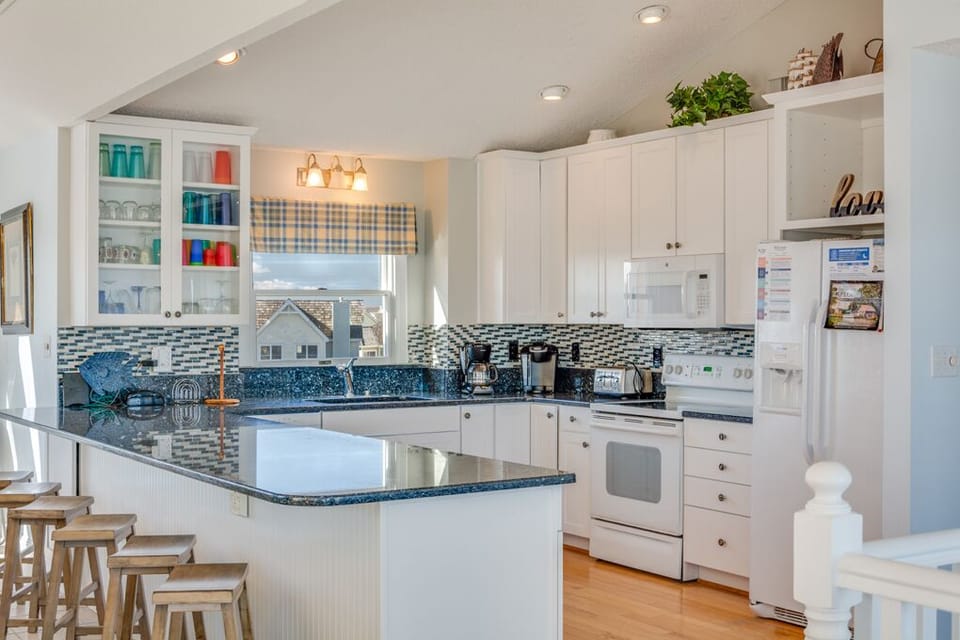 SS20: Sea Spray | Top Level Kitchen