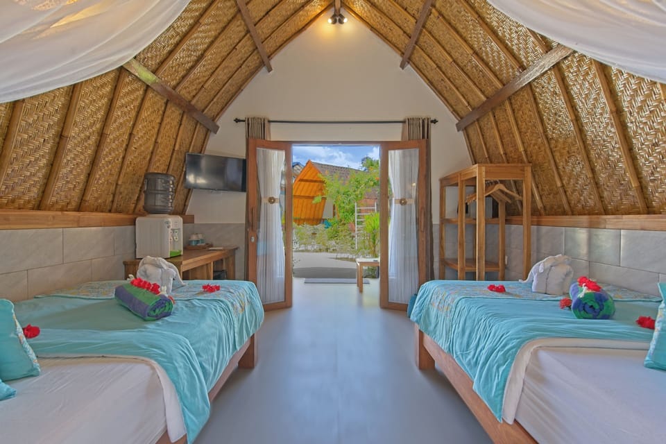 Deluxe Twin Room | In-room safe, blackout drapes, soundproofing, WiFi (free)