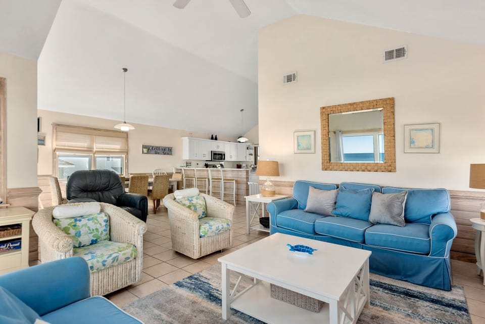 SN03: Ellington Cottage By The Sea | Top Level Living Area