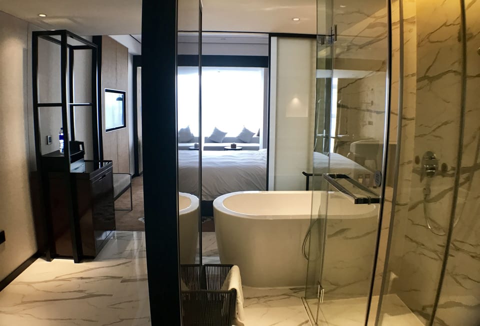 Luxury Double Room | Bathroom | Shower, free toiletries, hair dryer, slippers