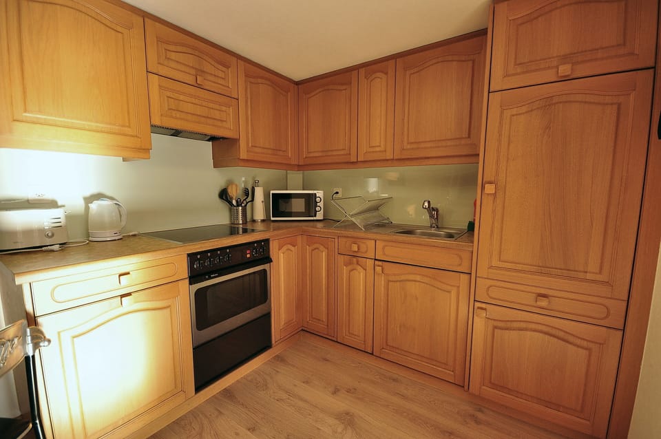 Large comfortable fully fitted kitchen