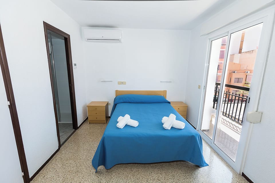 Double room with terrace | Desk, laptop workspace, rollaway beds, free WiFi