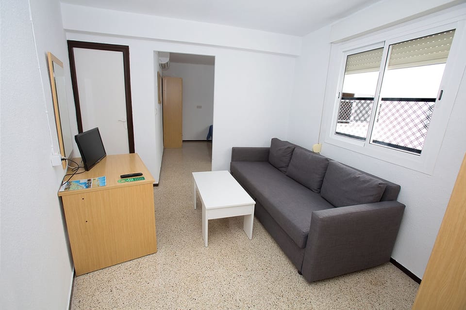 Double room with living room without terrace | Desk, laptop workspace, rollaway beds (surcharge), WiFi (free)