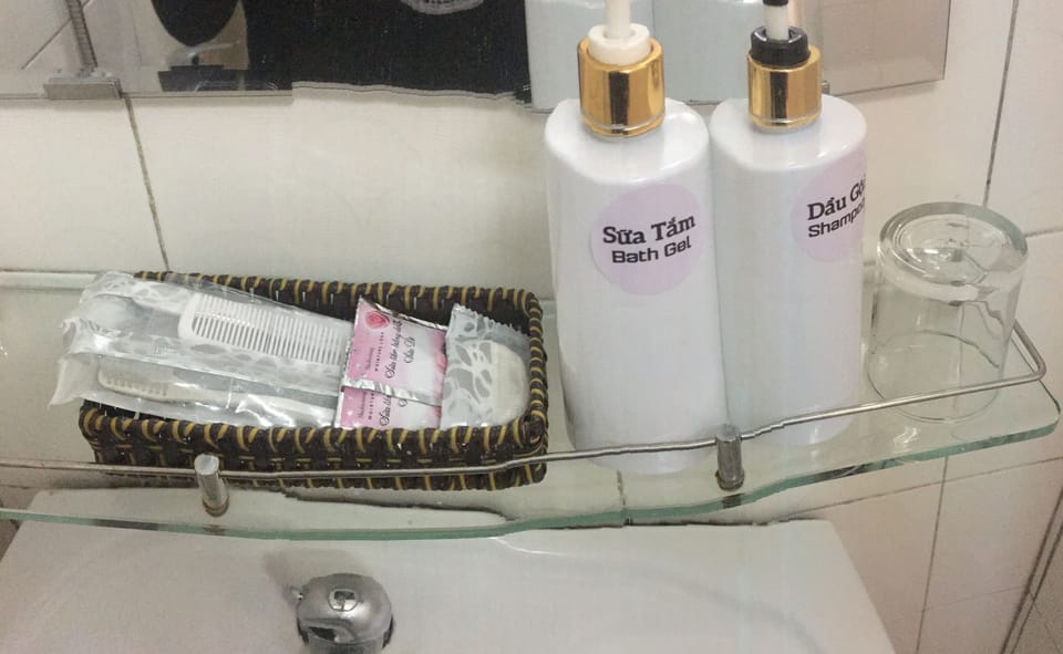 Standard Room | Bathroom | Shower, free toiletries, hair dryer, slippers