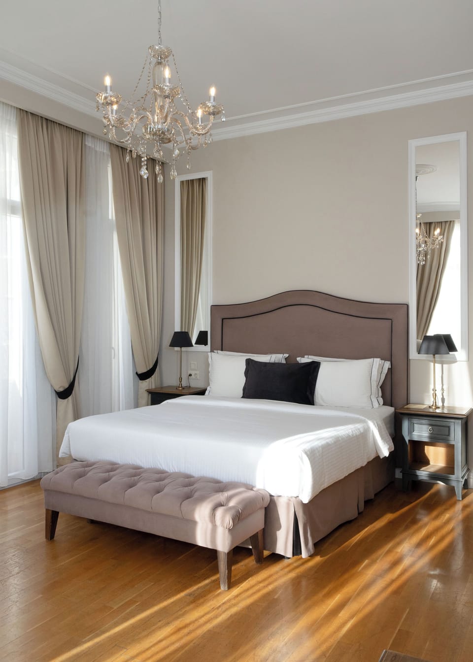 Corner Suite with Balcony | Premium bedding, minibar, in-room safe, desk