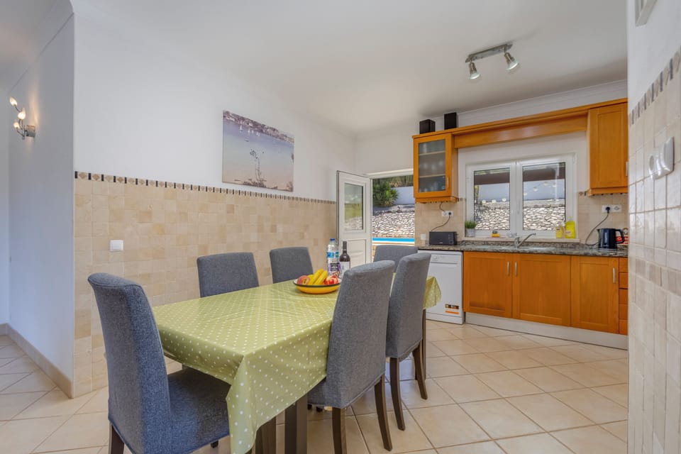 Open plan kitchen diner
