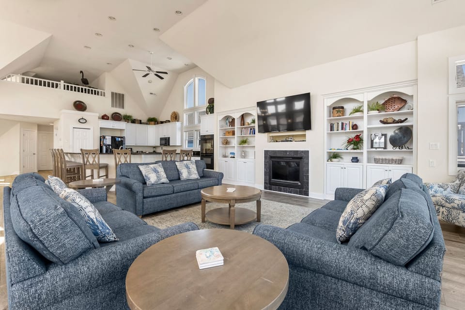KD23: Park Place | Top Level Living Area