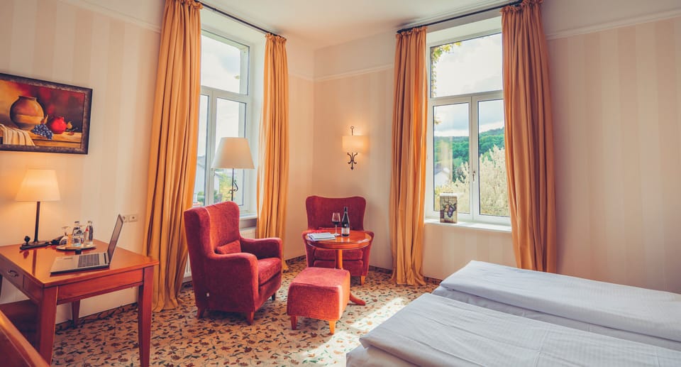 Premium bedding, in-room safe, desk, laptop workspace