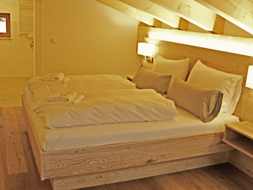 Premium Suite | Premium bedding, in-room safe, desk, blackout drapes