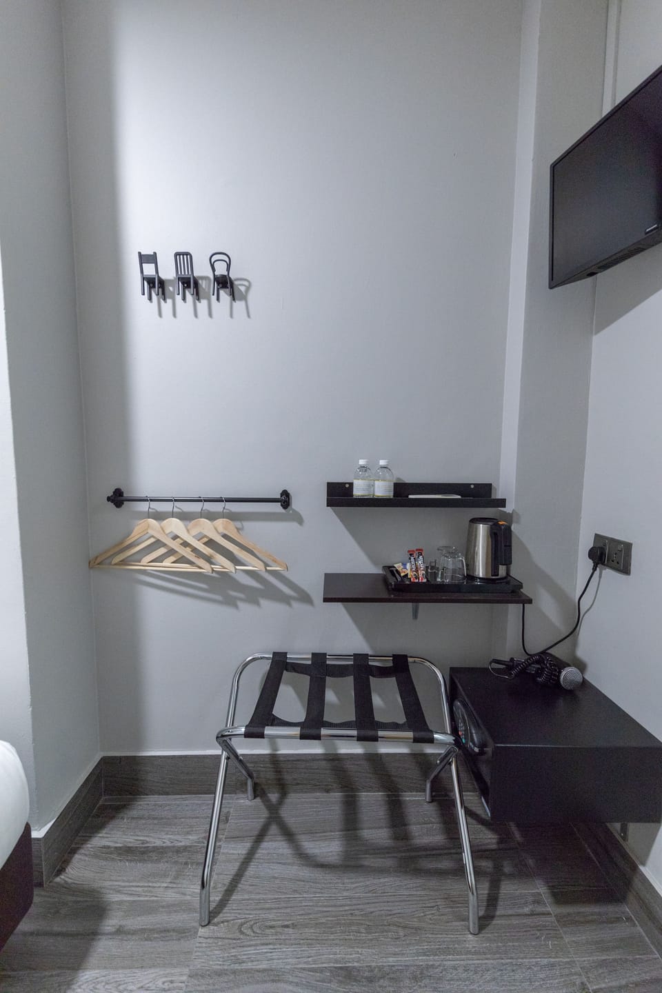 M - No Window | In-room safe, iron/ironing board, WiFi (free), bed sheets