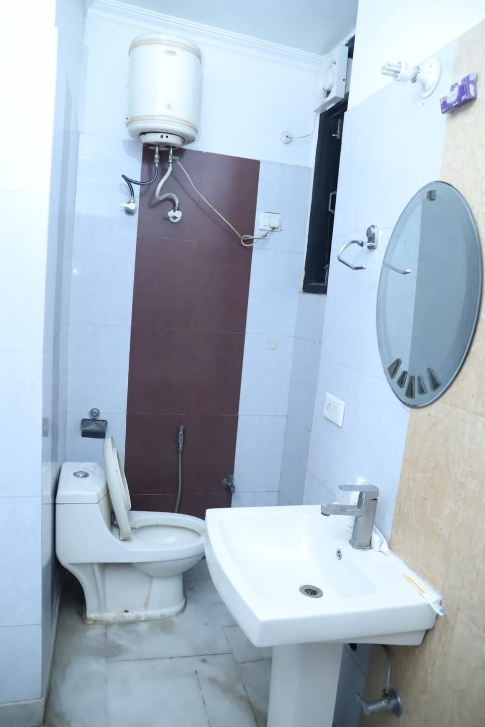 Shower, free toiletries, slippers, towels