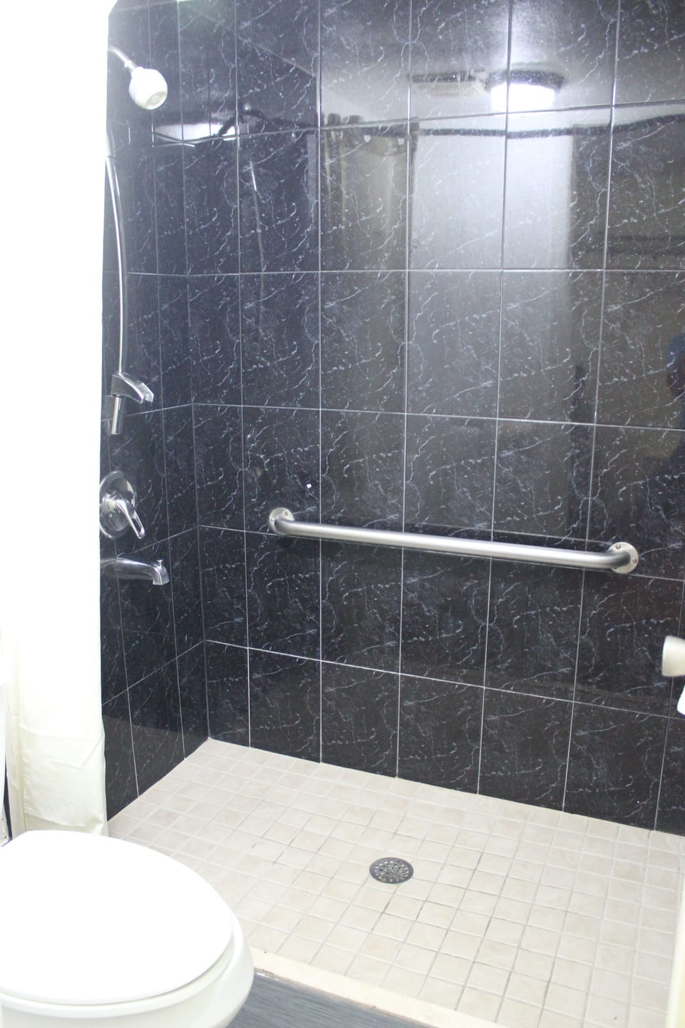 Room, 2 Double Beds, Accessible, Non Smoking | Bathroom | Free toiletries, towels