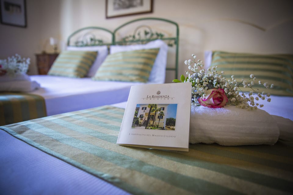Triple Room (Mela) | Desk, free WiFi, bed sheets