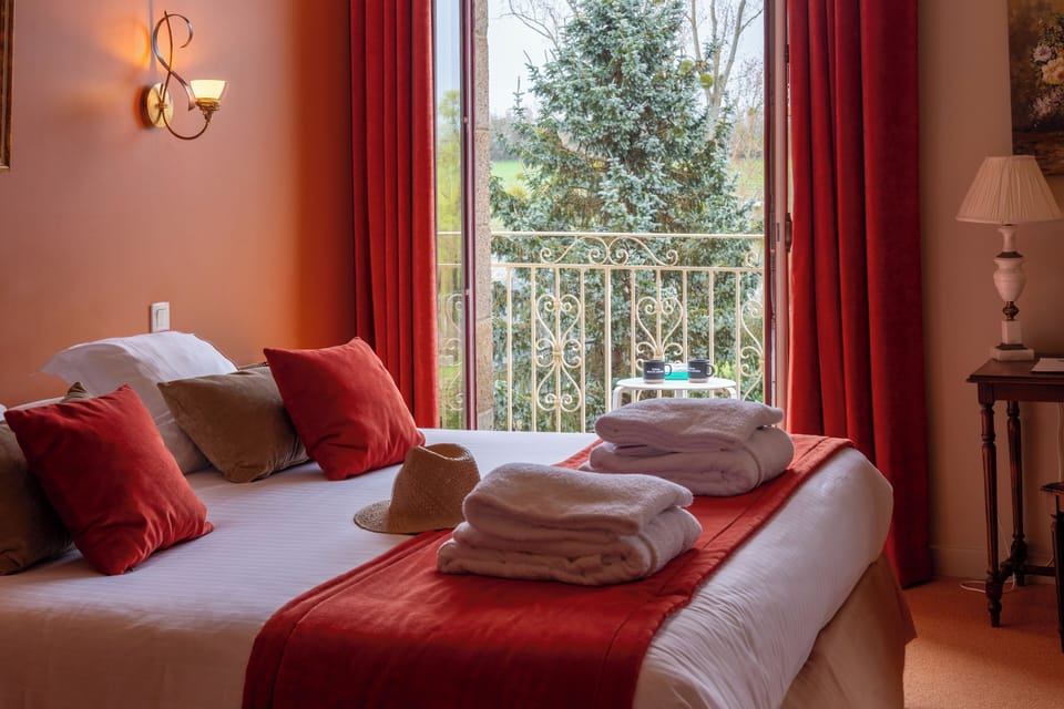 Privilege Double | Premium bedding, in-room safe, individually decorated, desk