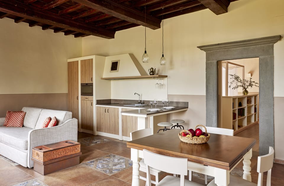 Suite (Borgo Caterina Suite) | Living area | Flat-screen TV