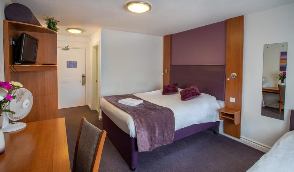 Desk, iron/ironing board, free WiFi, bed sheets