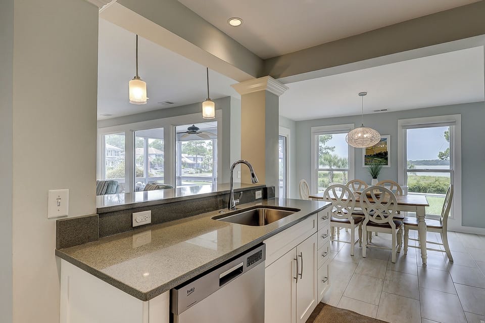 23 Lands End Road - Kitchen (1st Floor)
