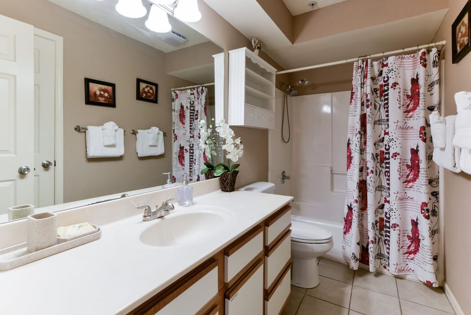 Hall Bath, can be locked off and made into a private bath for the 2nd bedroom.