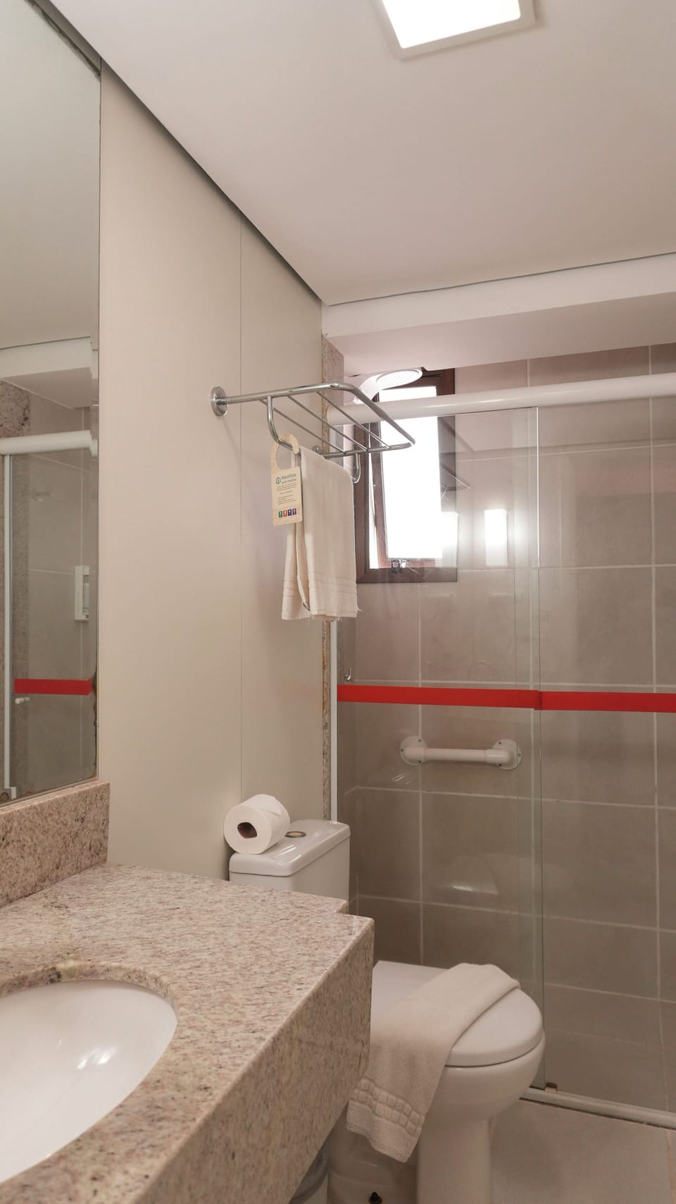 Standard Single Room | Bathroom | Shower, free toiletries, hair dryer, towels