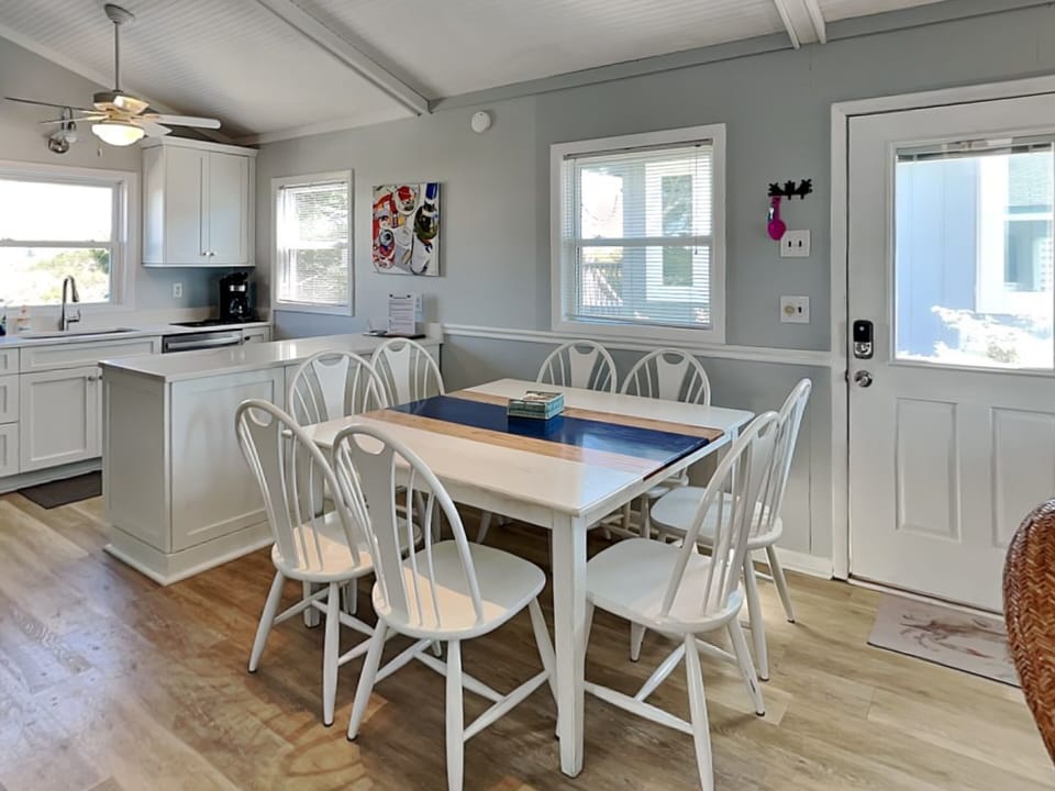 Dining Room - Seating For Eight