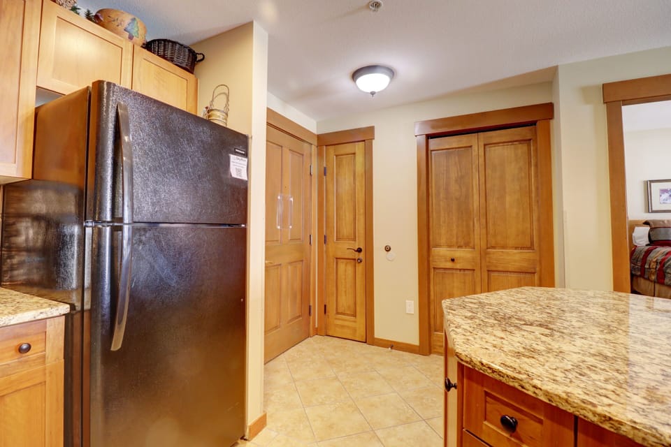 Condo, 2 Bedrooms | Interior