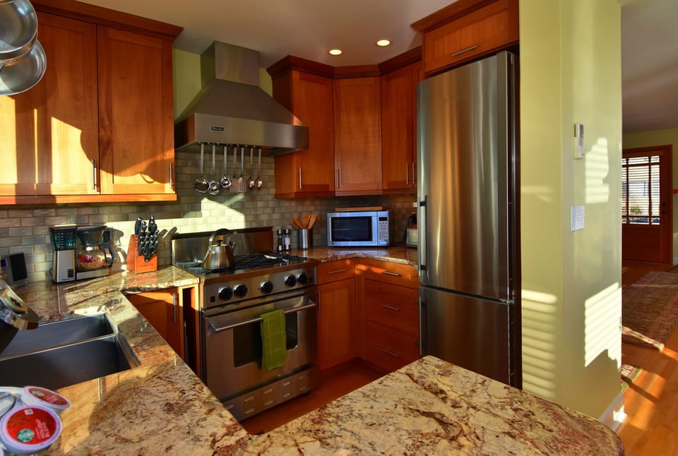 5 Burner Gas Stove, with full size fridge/freezer combo