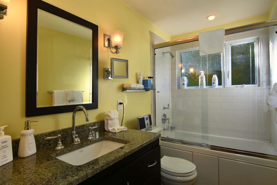 High End Finishes including granite counter tops