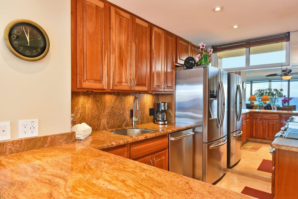 Condo, 1 Bedroom | Private kitchen | Fridge, oven, coffee/tea maker, toaster