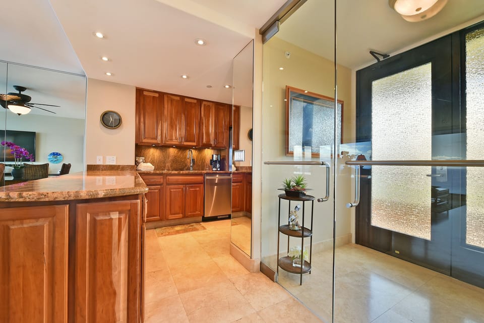 Condo, 1 Bedroom | Private kitchen | Fridge, oven, coffee/tea maker, toaster