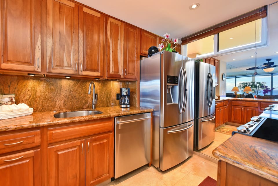 Condo, 1 Bedroom | Private kitchen | Fridge, oven, coffee/tea maker, toaster