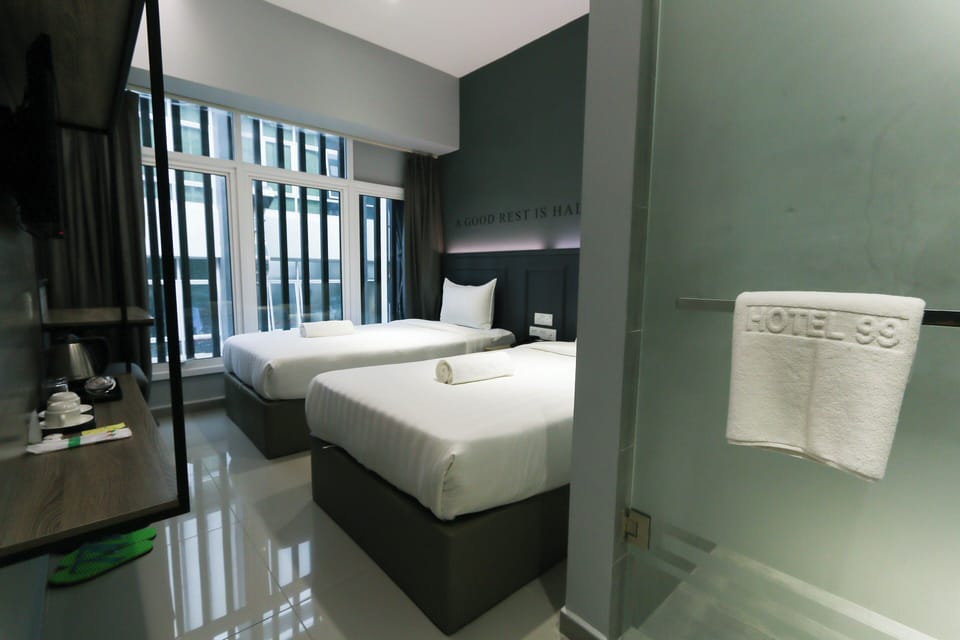 Superior Twin Room | 4 bedrooms, desk, iron/ironing board, free WiFi