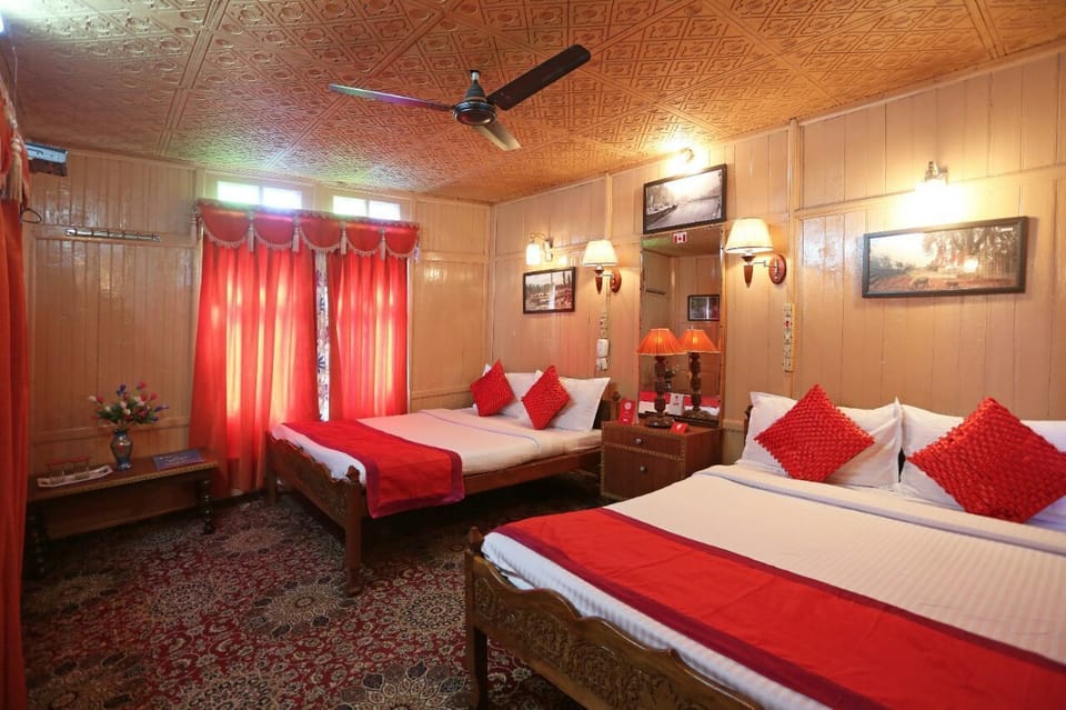 Luxury Quadruple Room, Non Smoking, Lake View | 4 bedrooms, premium bedding, minibar, in-room safe