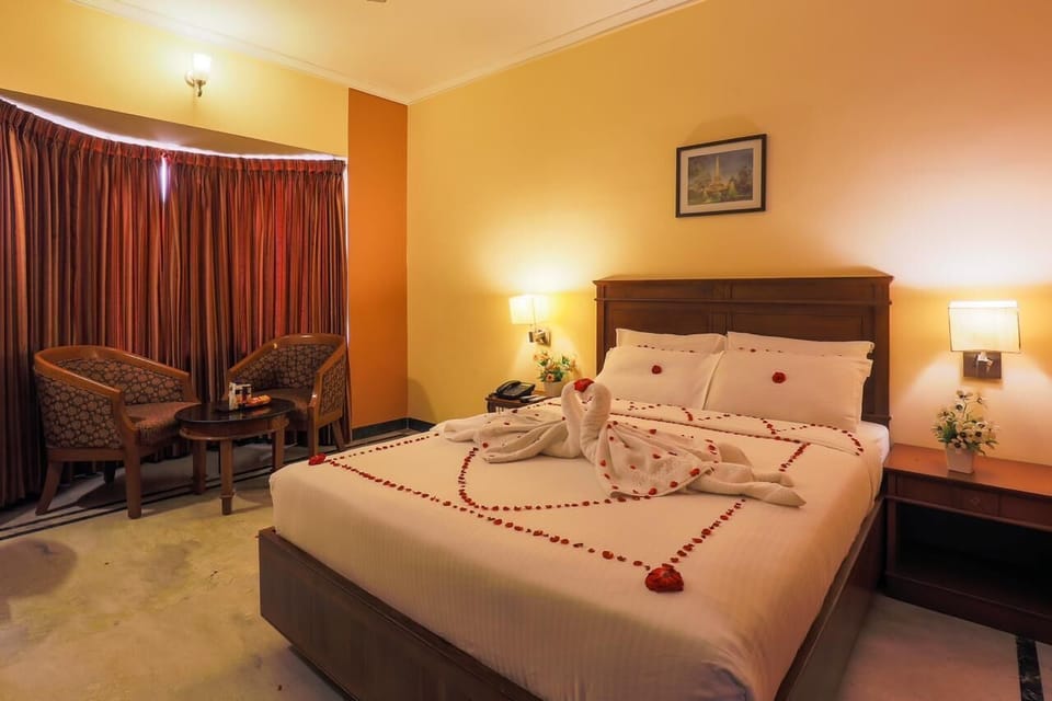 Business Double Room | Premium bedding, minibar, in-room safe, desk