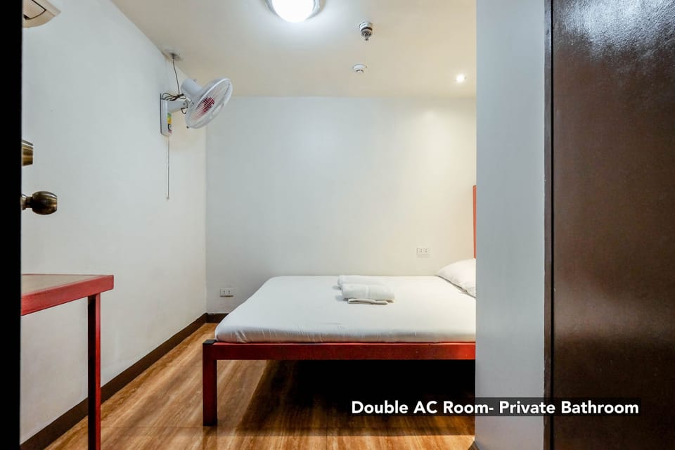 Double Aircon Room | Desk