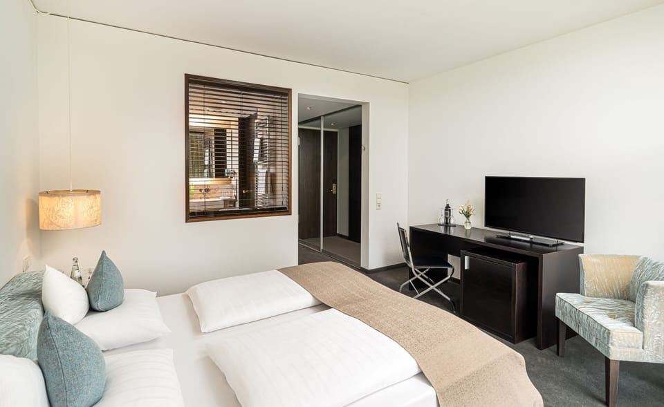 Deluxe Double Room | Minibar, in-room safe, desk, soundproofing