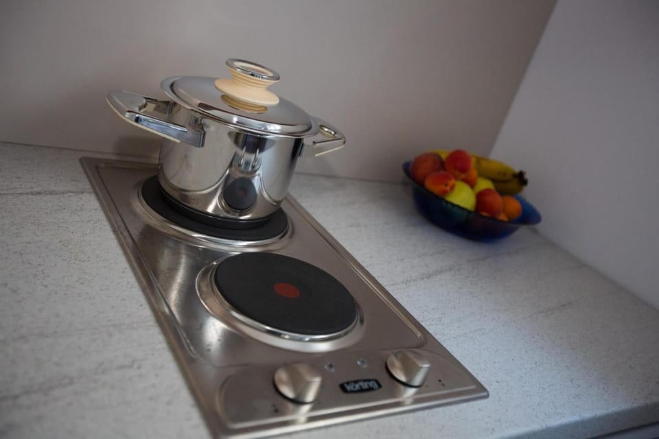 Superior Studio, Ground Floor | Private kitchen | Cookware/dishes/utensils