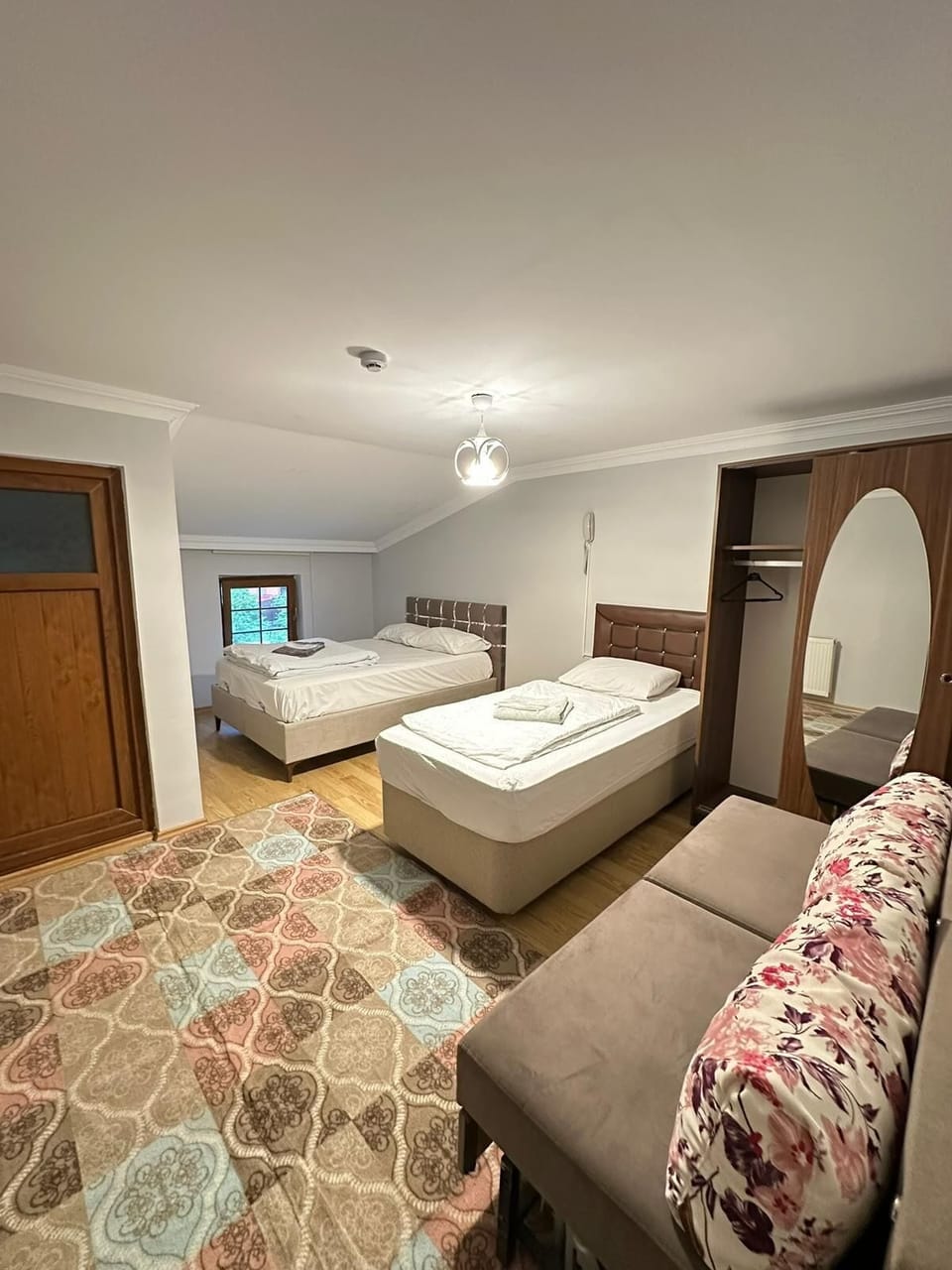 Standard Triple Room | Desk, soundproofing, free rollaway beds, free WiFi