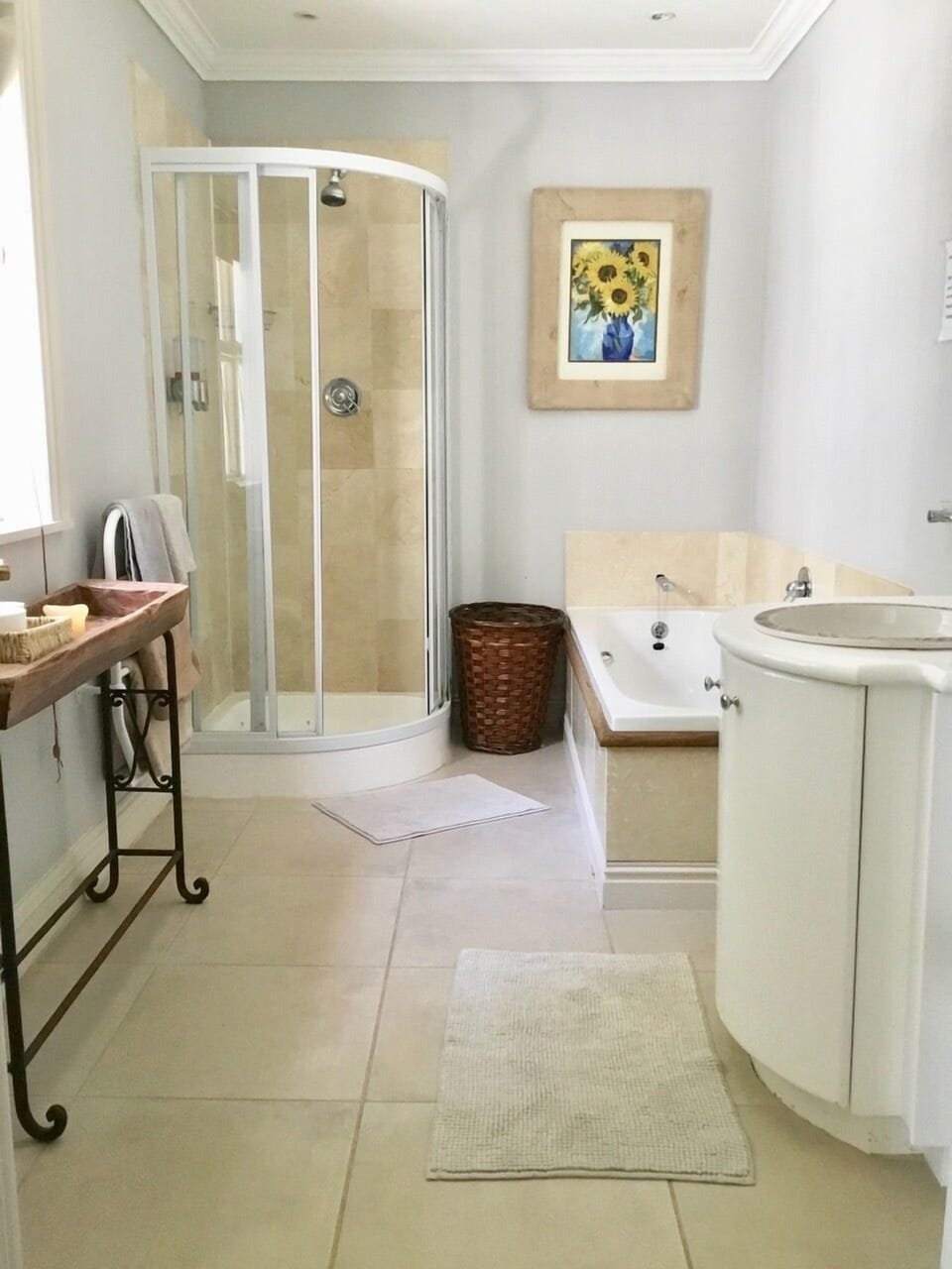 Deluxe Suite, 2 Bedrooms, Ensuite, Ocean View | Bathroom | Free toiletries, hair dryer, towels