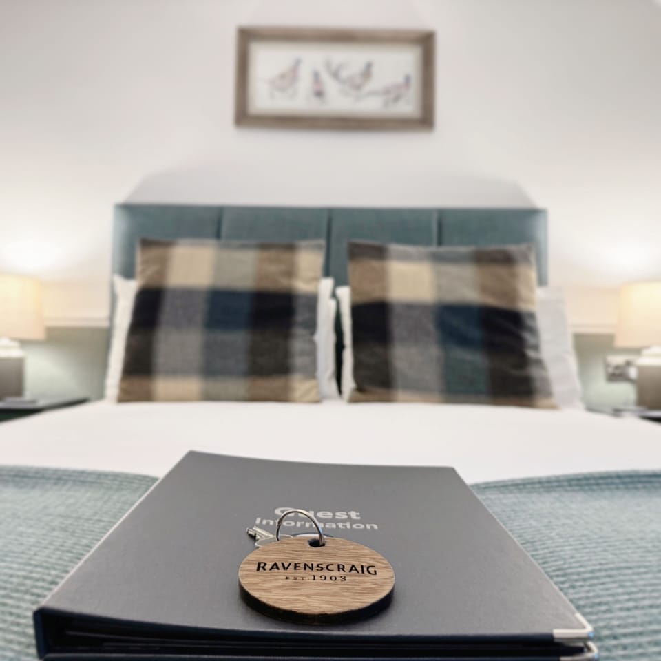 Classic Room, 1 Queen Bed | Individually decorated, iron/ironing board, free WiFi, bed sheets