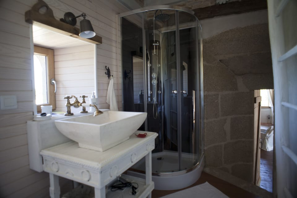 Double Room (La Prestige) | 1 bedroom, desk, iron/ironing board, free WiFi